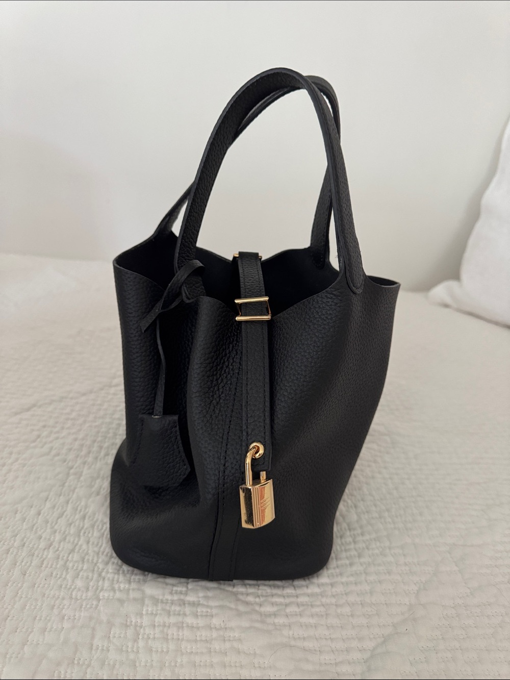 Adorable leather bag